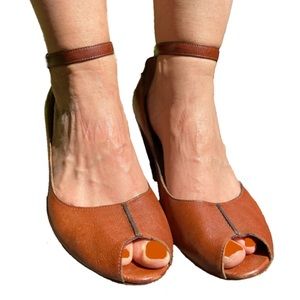 FRYE Leather Ankle Strap Peep Toe Pumps Louise